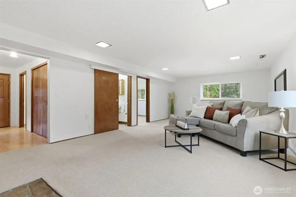 22628 Holgar Court NE Poulsbo WA 98370