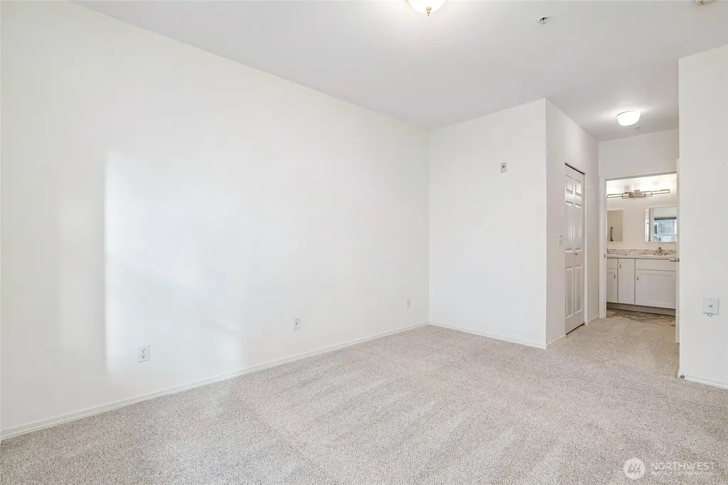 3221 SW Avalon Way Seattle WA 98126