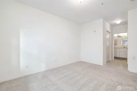 3221 SW Avalon Way Seattle WA 98126