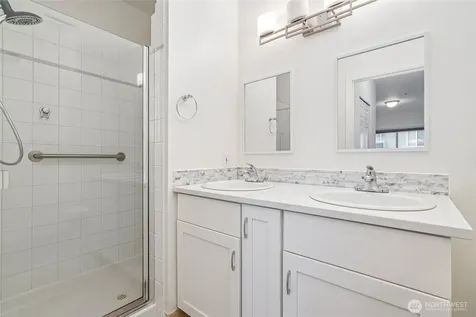 3221 SW Avalon Way Seattle WA 98126