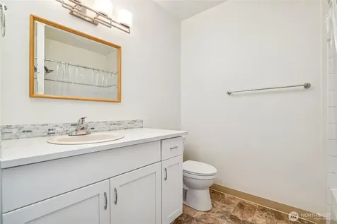 3221 SW Avalon Way Seattle WA 98126