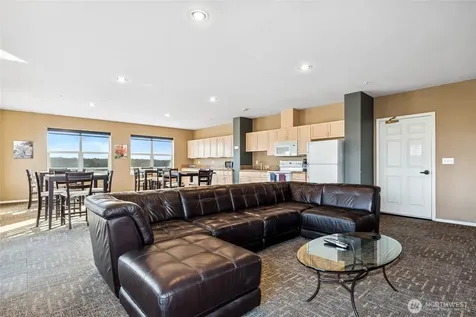 3221 SW Avalon Way Seattle WA 98126