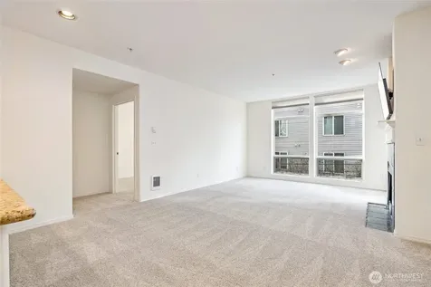 3221 SW Avalon Way Seattle WA 98126