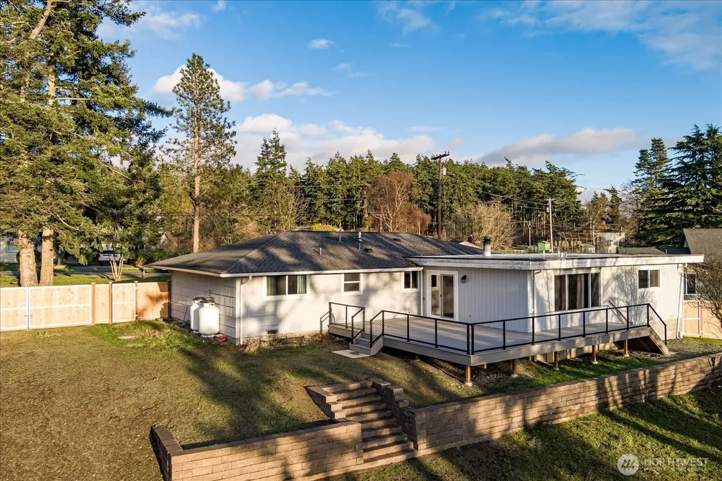 1321 Orchard Loop Oak Harbor WA 98277