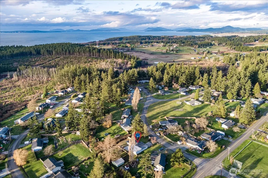1321 Orchard Loop Oak Harbor WA 98277