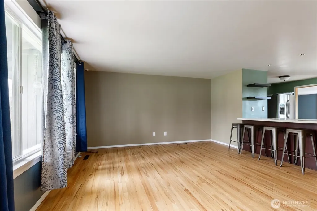 1321 Orchard Loop Oak Harbor WA 98277