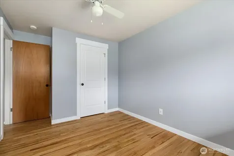 1321 Orchard Loop Oak Harbor WA 98277