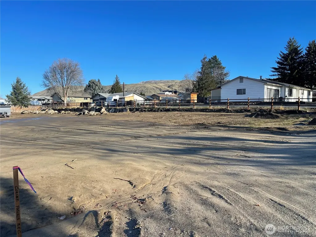 313 34th Street NW East Wenatchee WA 98802