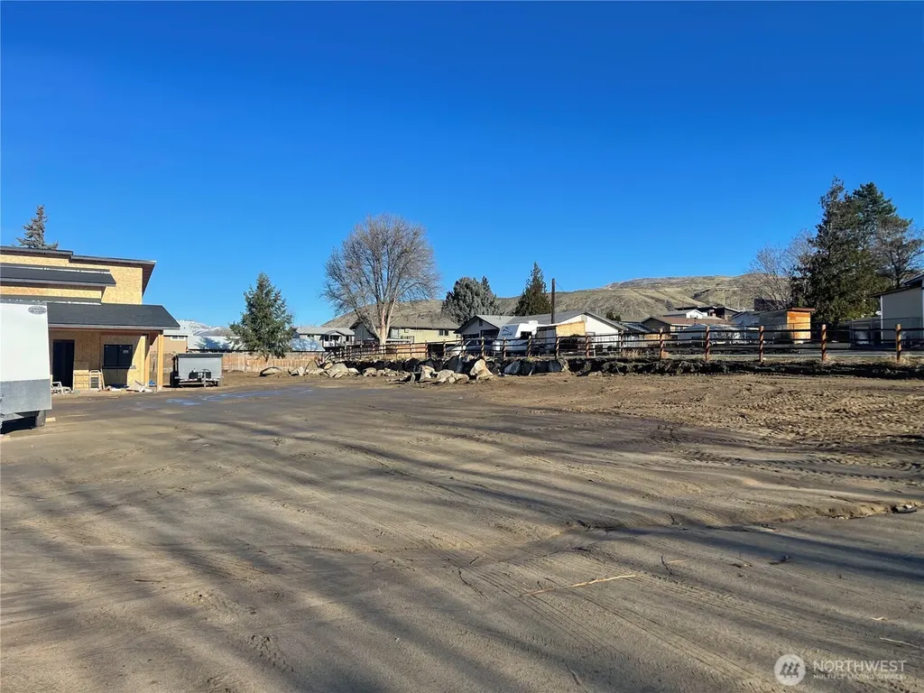 313 34th Street NW East Wenatchee WA 98802