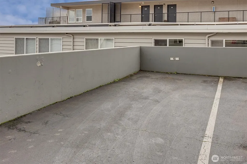 2040 43rd Avenue E Seattle WA 98112