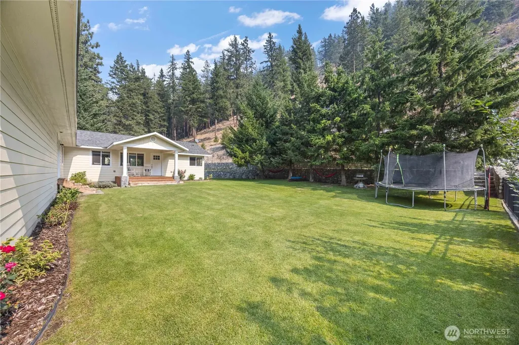 4621 Navarre Coulee Road Chelan WA 98816