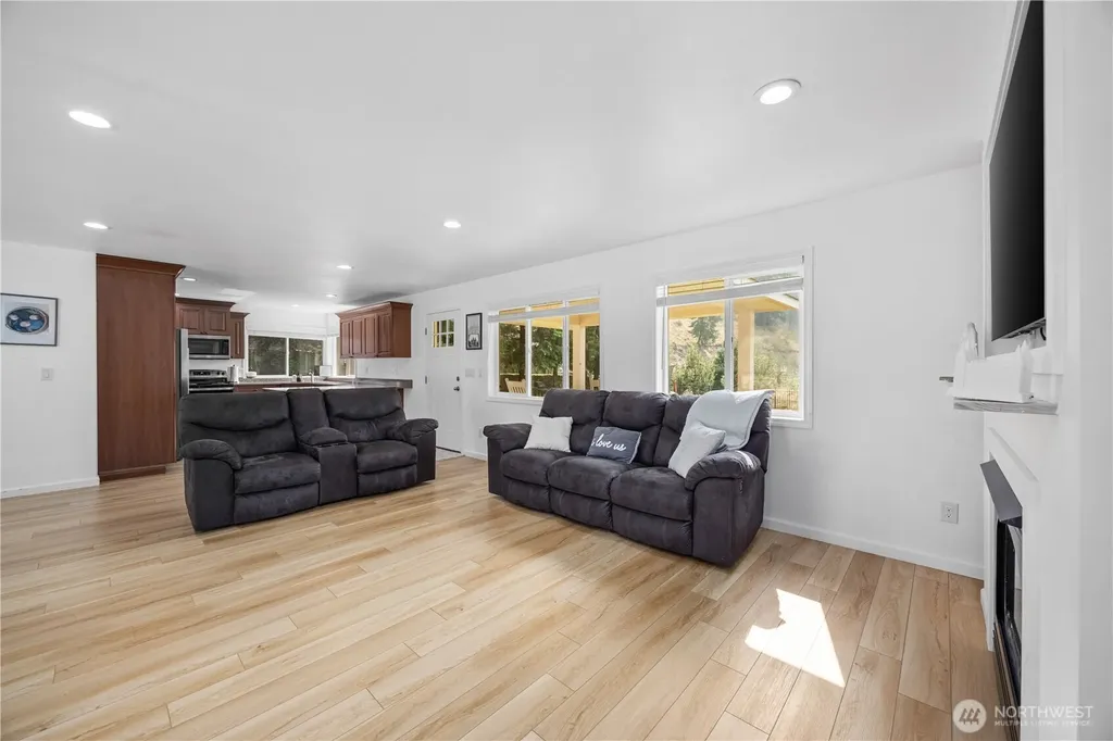 4621 Navarre Coulee Road Chelan WA 98816