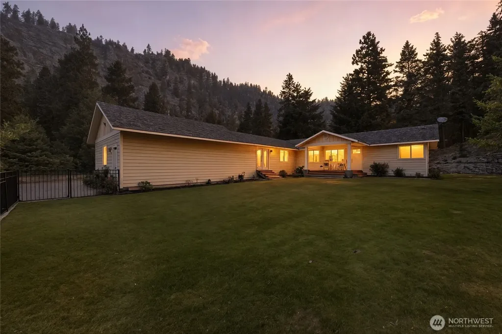4621 Navarre Coulee Road Chelan WA 98816