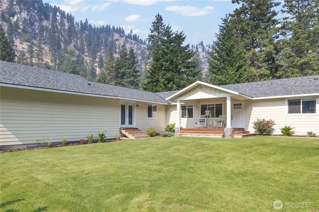 4621 Navarre Coulee Road Chelan WA 98816