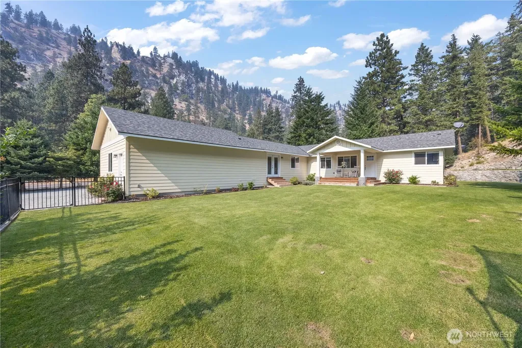 4621 Navarre Coulee Road Chelan WA 98816