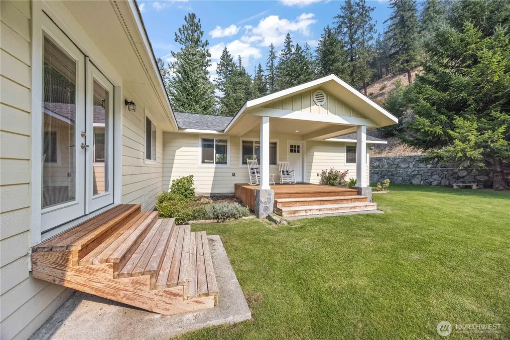 4621 Navarre Coulee Road Chelan WA 98816