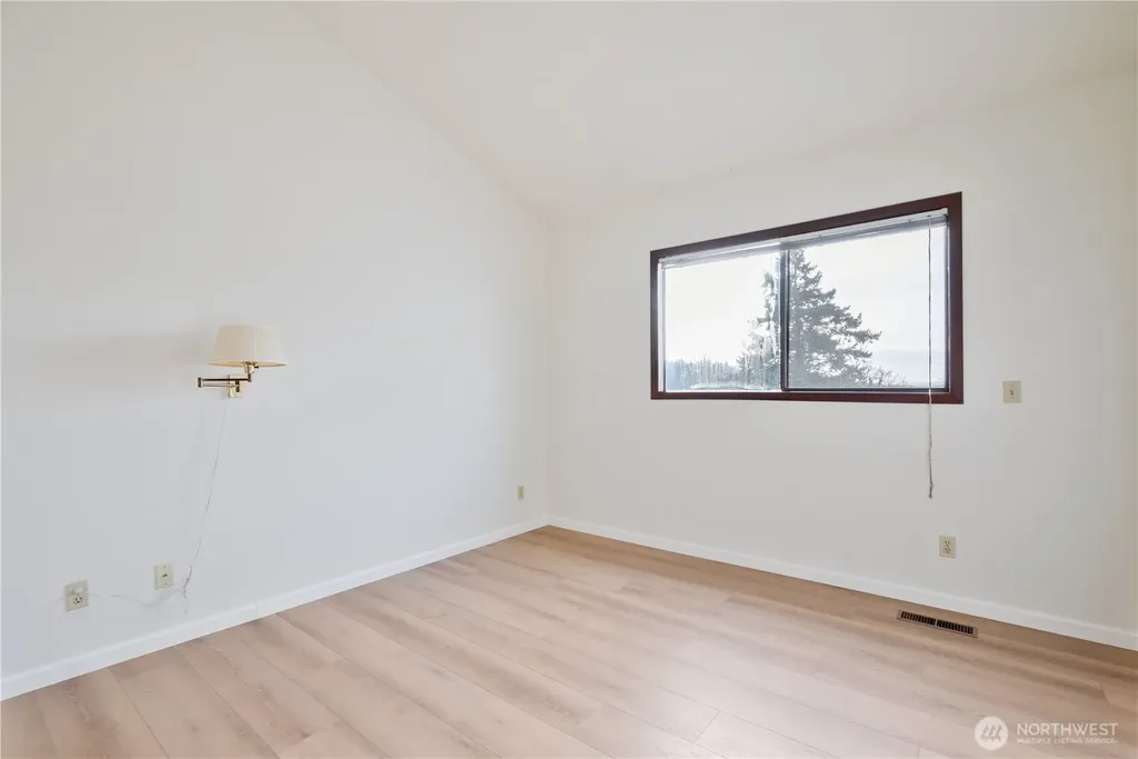 1205 Holly Street Kelso WA 98626