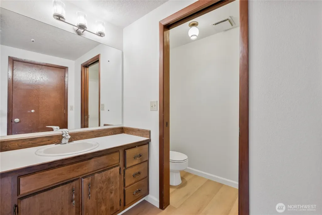 1205 Holly Street Kelso WA 98626