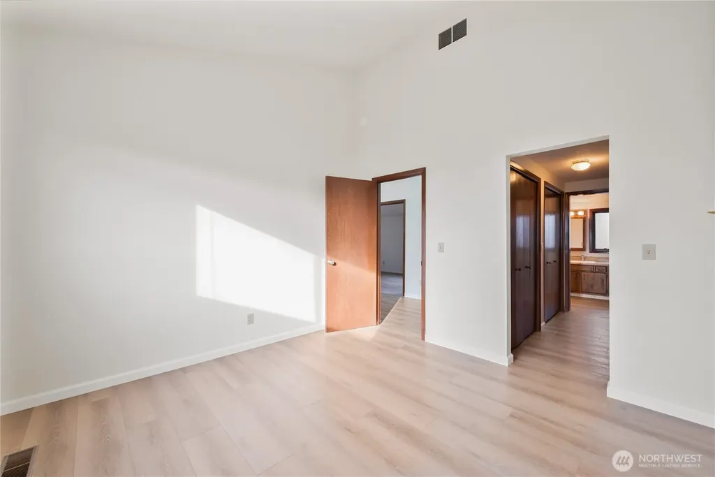 1205 Holly Street Kelso WA 98626