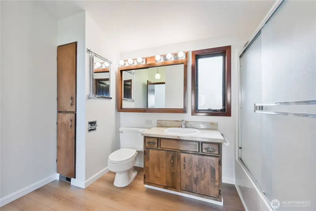1205 Holly Street Kelso WA 98626