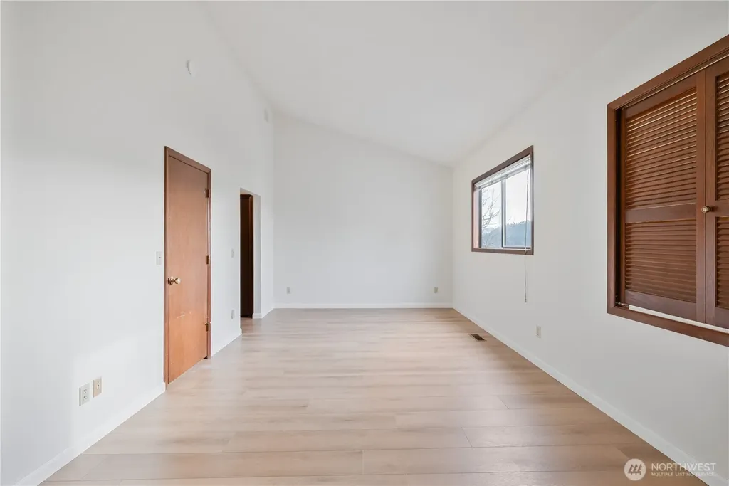 1205 Holly Street Kelso WA 98626