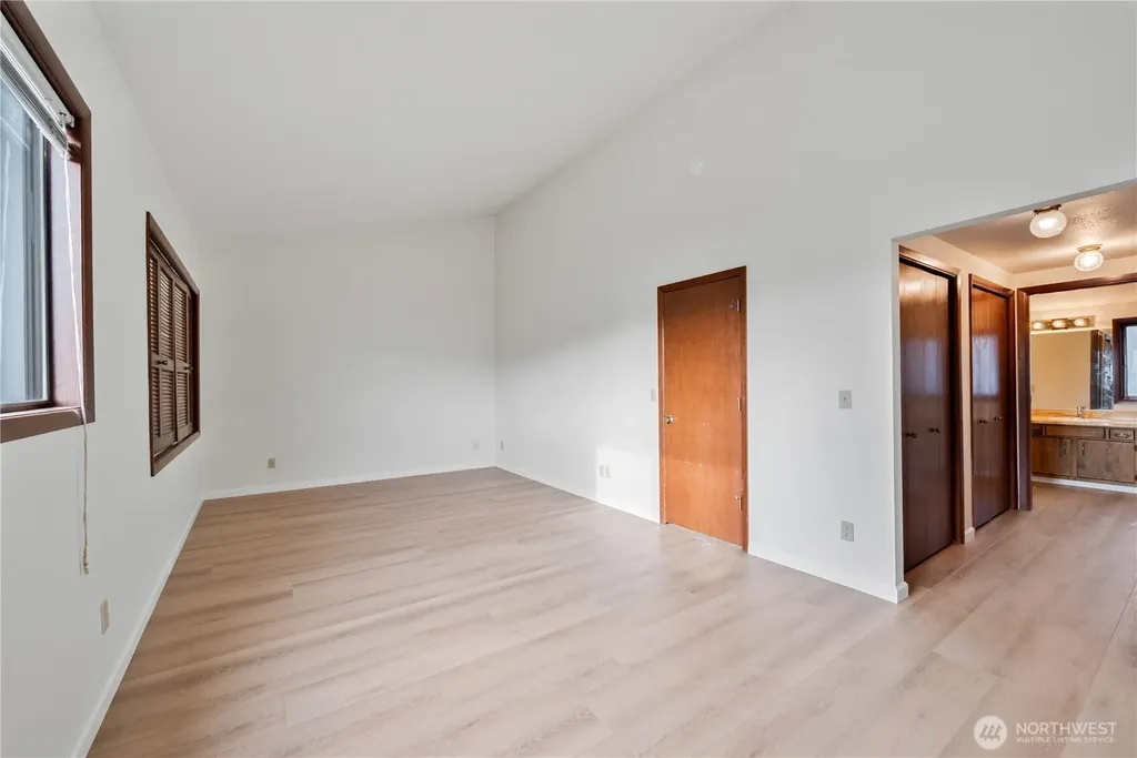 1205 Holly Street Kelso WA 98626