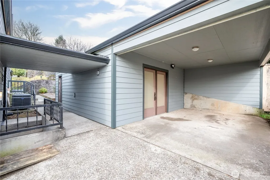 1205 Holly Street Kelso WA 98626