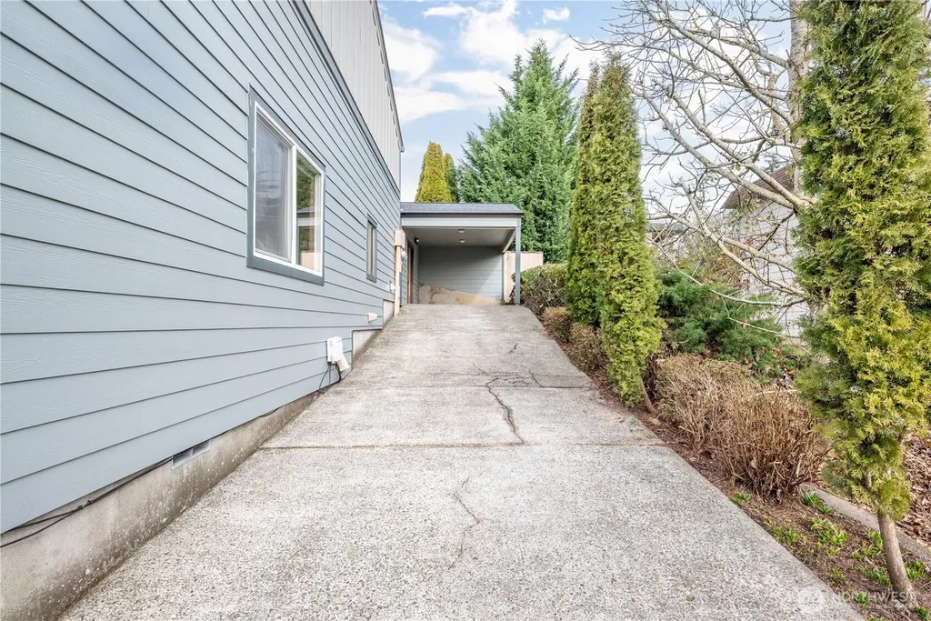 1205 Holly Street Kelso WA 98626