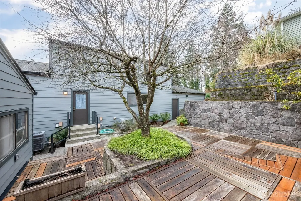 1205 Holly Street Kelso WA 98626