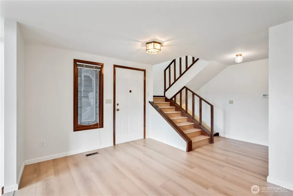1205 Holly Street Kelso WA 98626