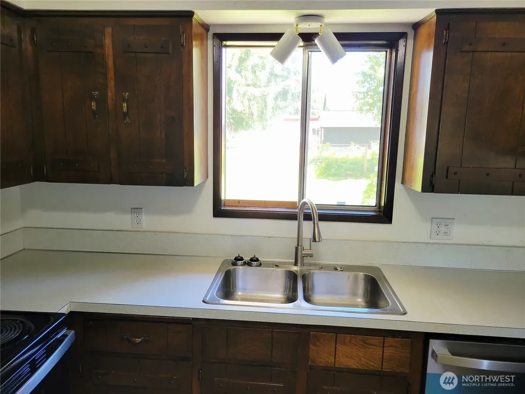 300 Maple Street Toledo WA 98591