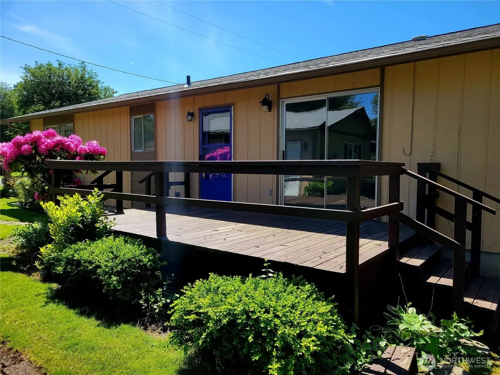 300 Maple Street Toledo WA 98591