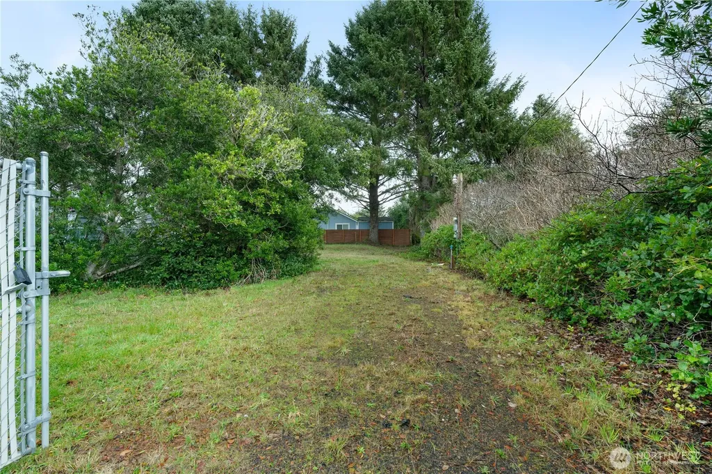 158 N Narwhal Loop NW Ocean Shores WA 98569