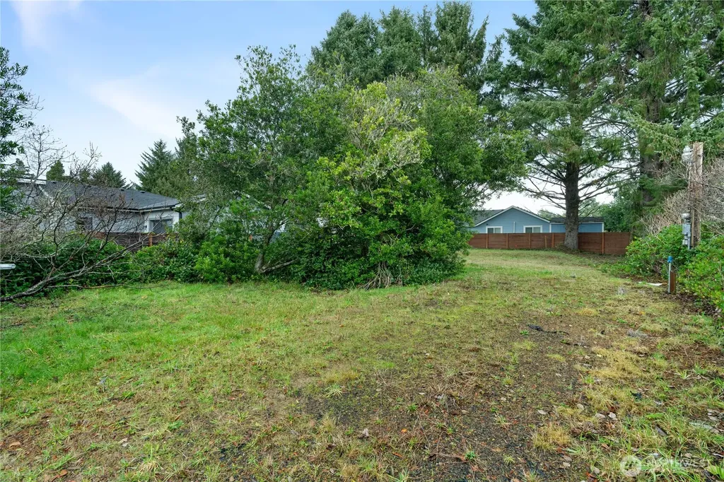 158 N Narwhal Loop NW Ocean Shores WA 98569