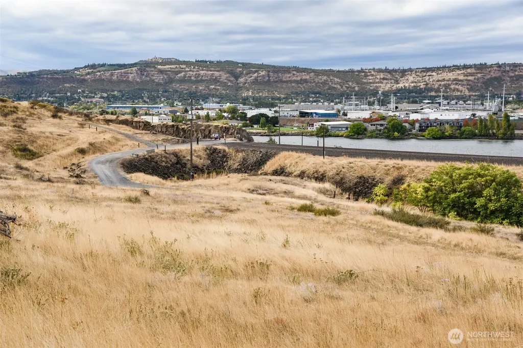 715 Garden Lane Dallesport WA 98617