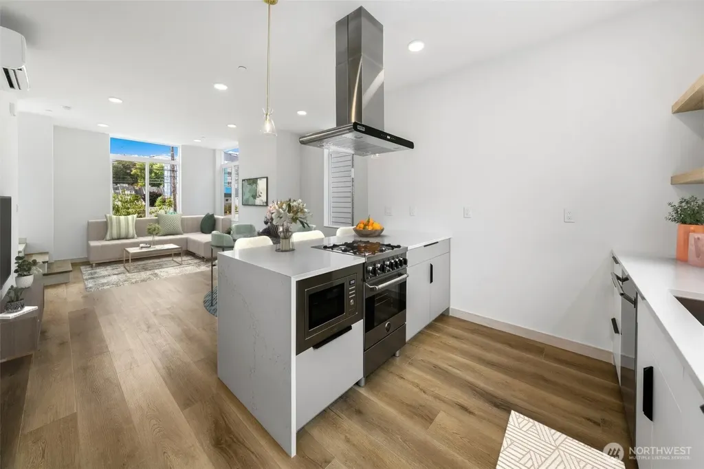 7560 43rd Avenue S Seattle WA 98118