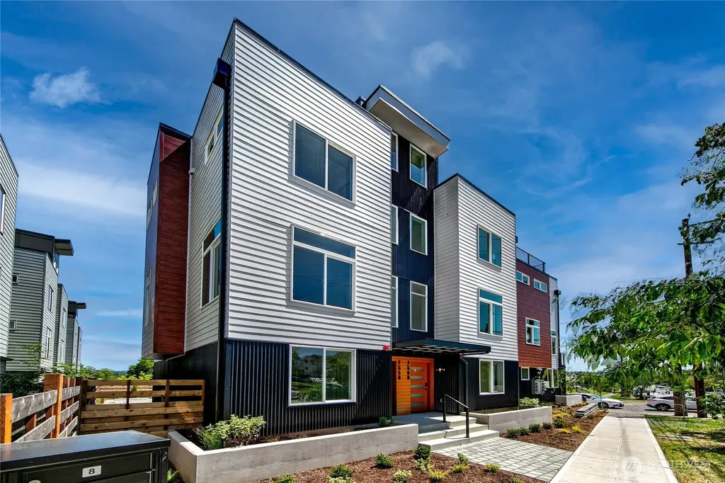 7560 43rd Avenue S Seattle WA 98118