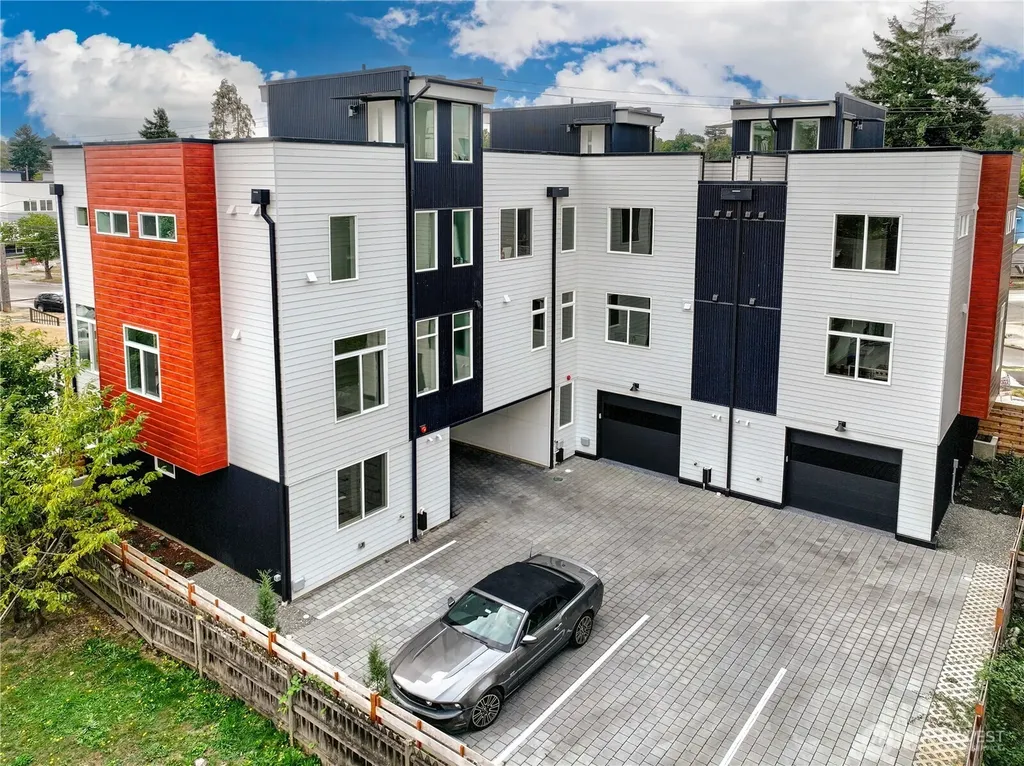 7560 43rd Avenue S Seattle WA 98118