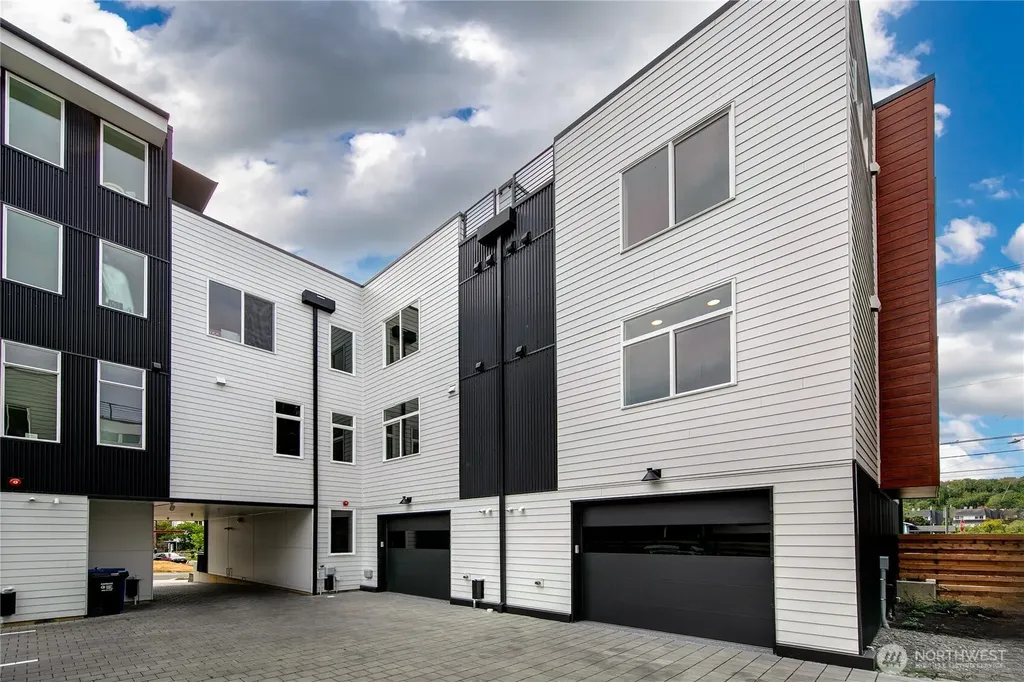 7560 43rd Avenue S Seattle WA 98118