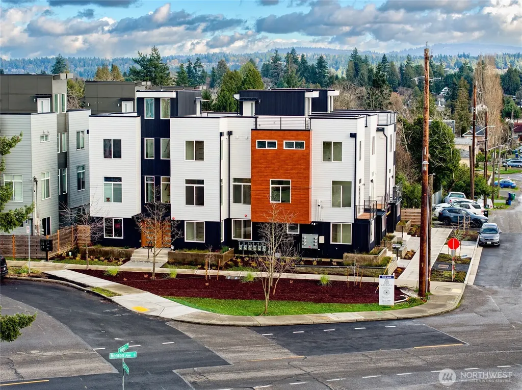 7560 43rd Avenue S Seattle WA 98118