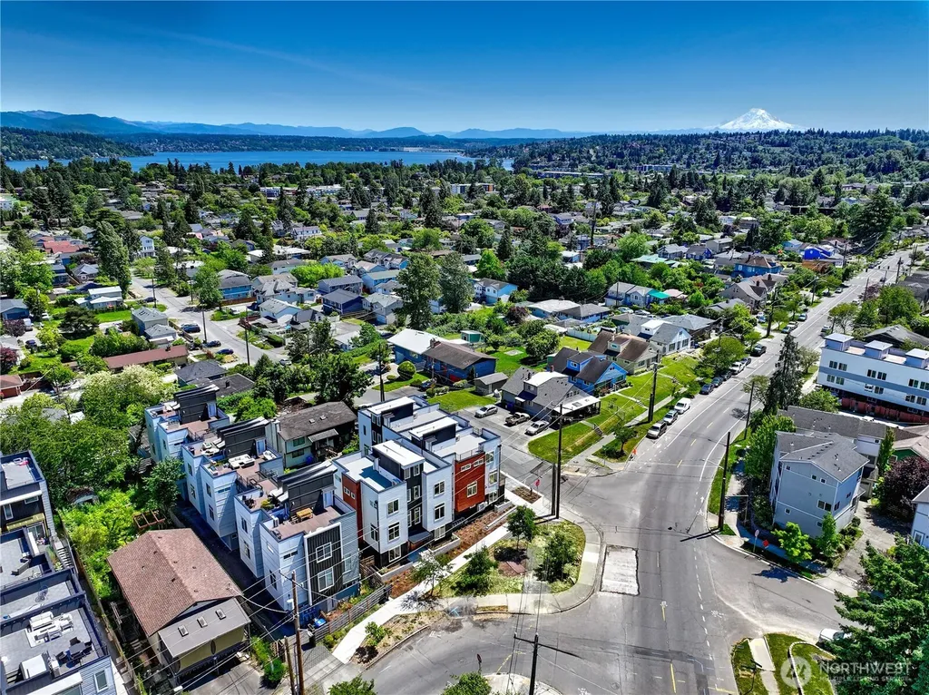 7560 43rd Avenue S Seattle WA 98118