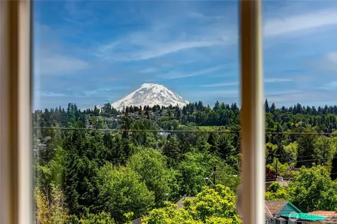 7560 43rd Avenue S Seattle WA 98118