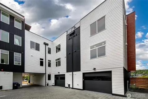 7560 43rd Avenue S Seattle WA 98118