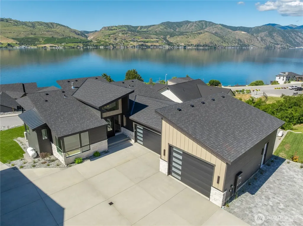 154 Apple Avenue Chelan WA 98816