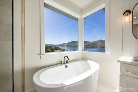 154 Apple Avenue Chelan WA 98816