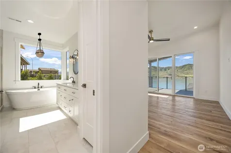 154 Apple Avenue Chelan WA 98816