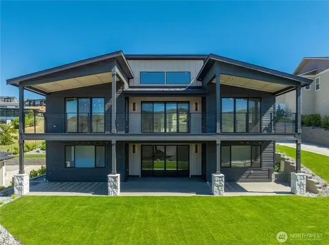 154 Apple Avenue Chelan WA 98816
