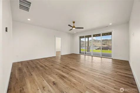 154 Apple Avenue Chelan WA 98816