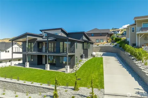 154 Apple Avenue Chelan WA 98816