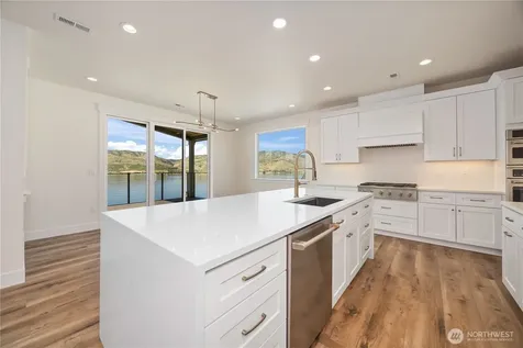 154 Apple Avenue Chelan WA 98816